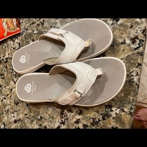 Clarks Cloud Steppers Flip Flops